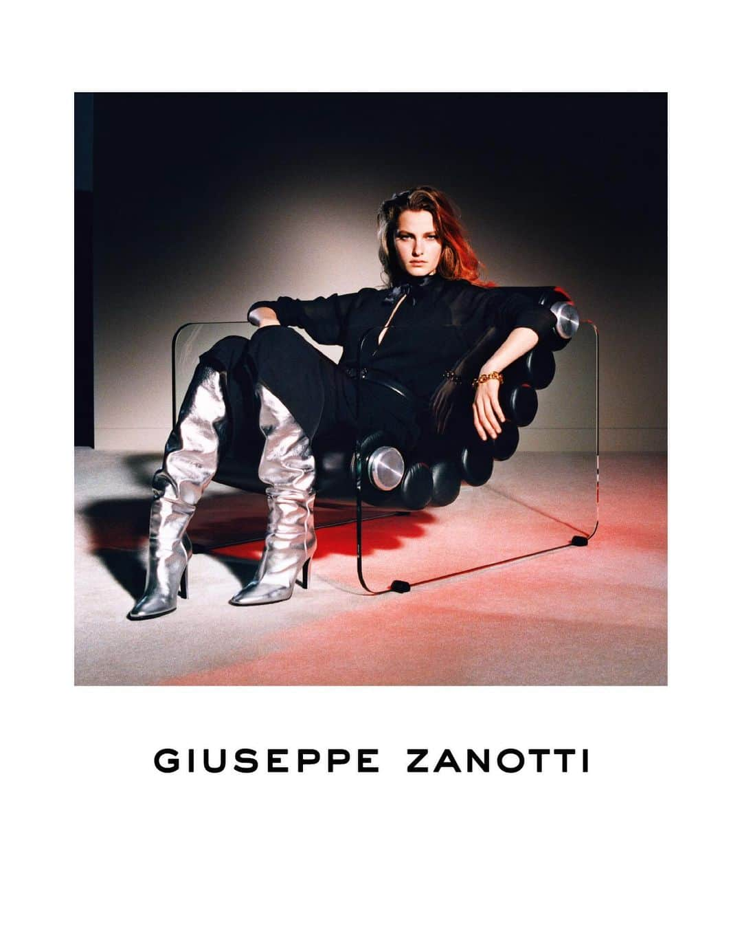 Giuseppe Zanotti Designさんのインスタグラム写真 - (Giuseppe Zanotti DesignInstagram)「Modern Chic. Forever #GiuseppeZanotti. Presenting the new #GZFW19 campaign, shot by #SuffoMoncloa and starring the season’s exclusive new styles, including these beauties—the HATTIE, a slouchy, over-the-knee boot in mirrored leather.」7月11日 0時02分 - giuseppezanotti