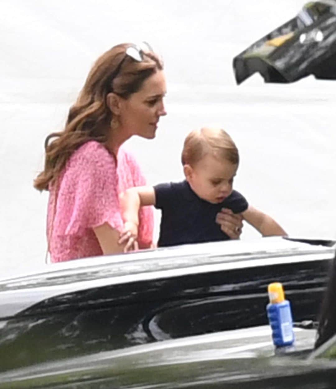 Just Jaredさんのインスタグラム写真 - (Just JaredInstagram)「Duchesses Meghan Markle and Kate Middleton brought the royal kids to a polo match today to watch dads Prince William and Prince Harry! Tap this pic in the LINK IN BIO for so many more photos of the kids.  #MeghanMarkle #KateMiddleton #RoyalFamily Photos: Splash/ Instar」7月11日 0時46分 - justjared