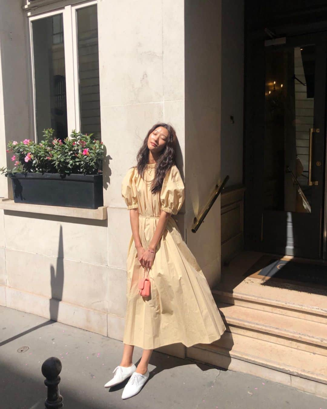 パク・ジヘさんのインスタグラム写真 - (パク・ジヘInstagram)「꿀날씨☀️ #nofilter #paris」7月11日 0時50分 - jihyeparkjhp