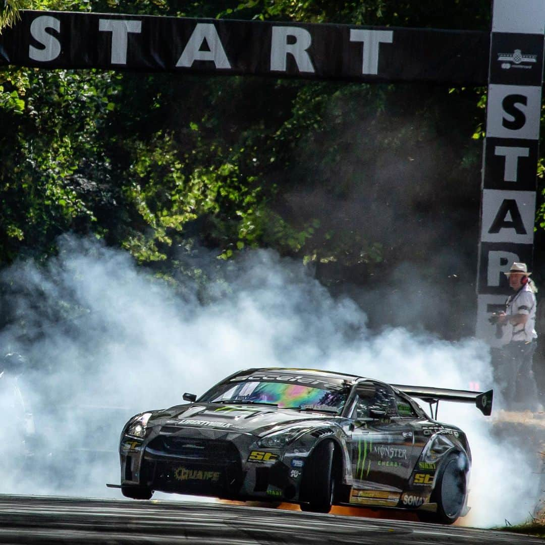 モンスターエナジーさんのインスタグラム写真 - (モンスターエナジーInstagram)「Three wheeling madness 💨 @baggsyboyuk showed off what’s under the hood at #Goodwood this past weekend! ⠀⠀⠀⠀⠀⠀⠀ #MonsterEnergy #Drift  #GTR」7月11日 1時00分 - monsterenergy