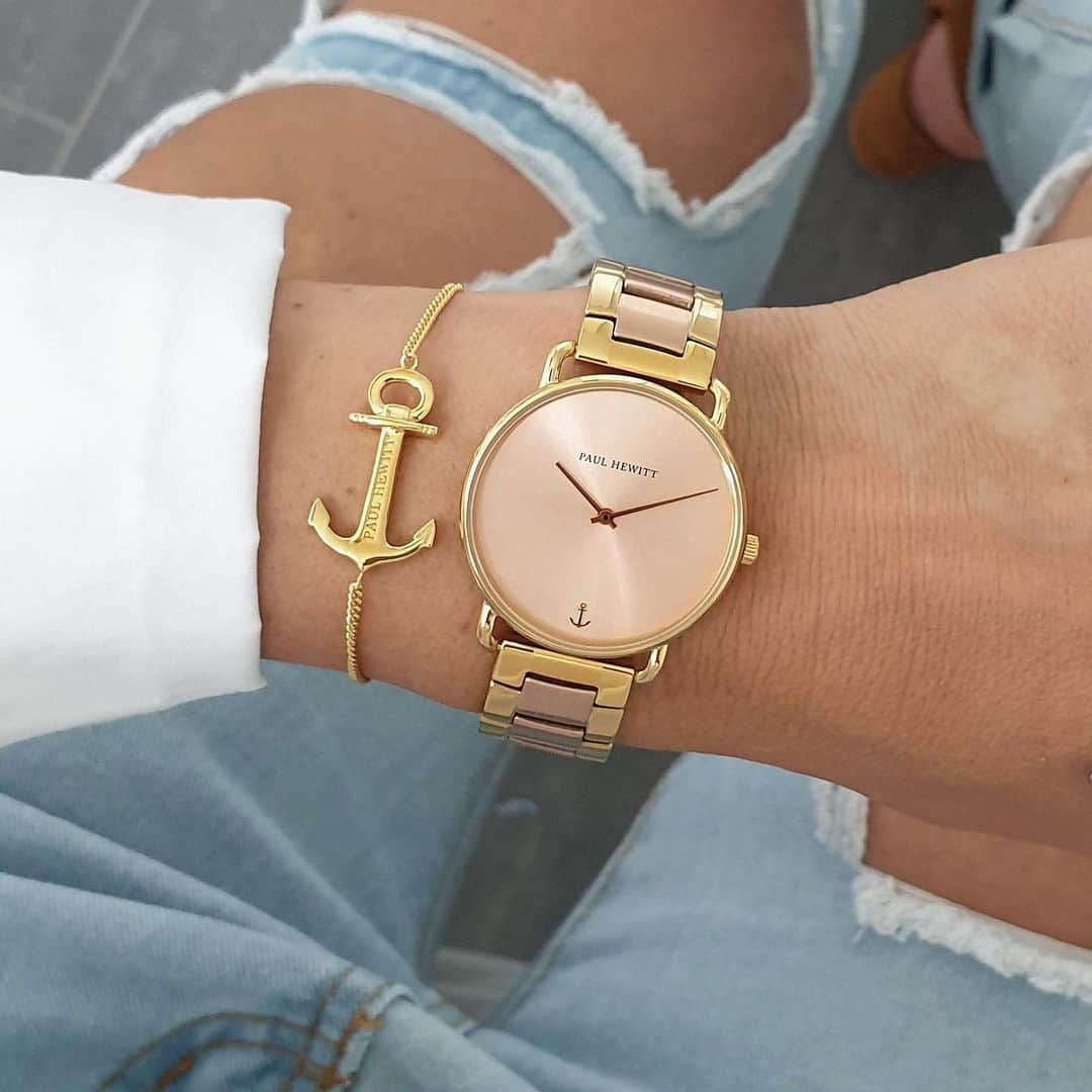 PAUL HEWITTさんのインスタグラム写真 - (PAUL HEWITTInstagram)「Shine your way with our new Miss Ocean and the maritime Anchor Spirit. ✨⚓️ (photo @ju.st.style) #getAnchored #paulhewitt #missocean #anchorspirit __ #rosegold #gold #watch #watchstyle #outfitinspiration #lookinspo #style #girlswithstyle #accessories #maritime #anchor」7月11日 0時58分 - paul_hewitt