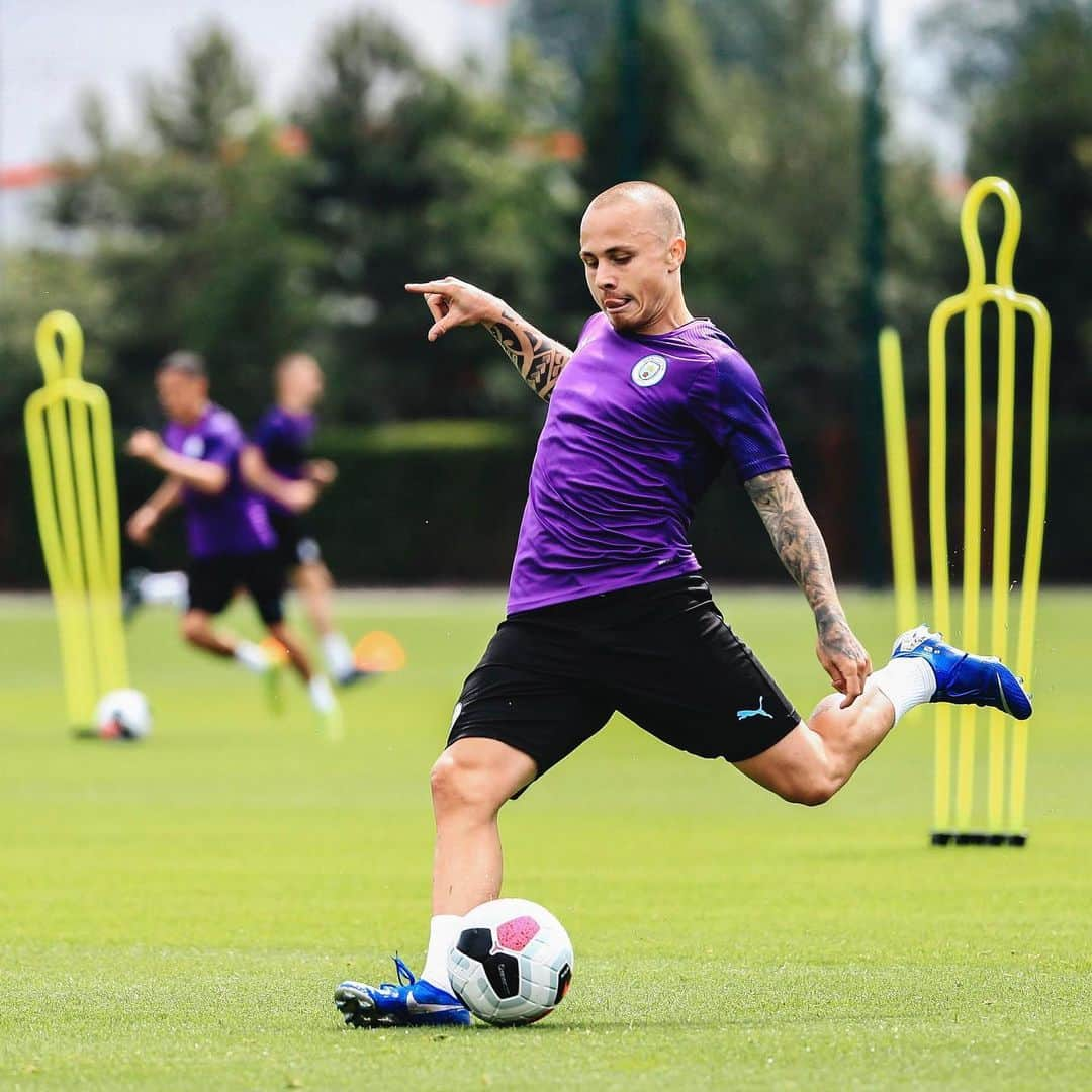 マンチェスター・シティFCさんのインスタグラム写真 - (マンチェスター・シティFCInstagram)「Another good day’s work! ⚽️ . #mancity」7月11日 1時20分 - mancity