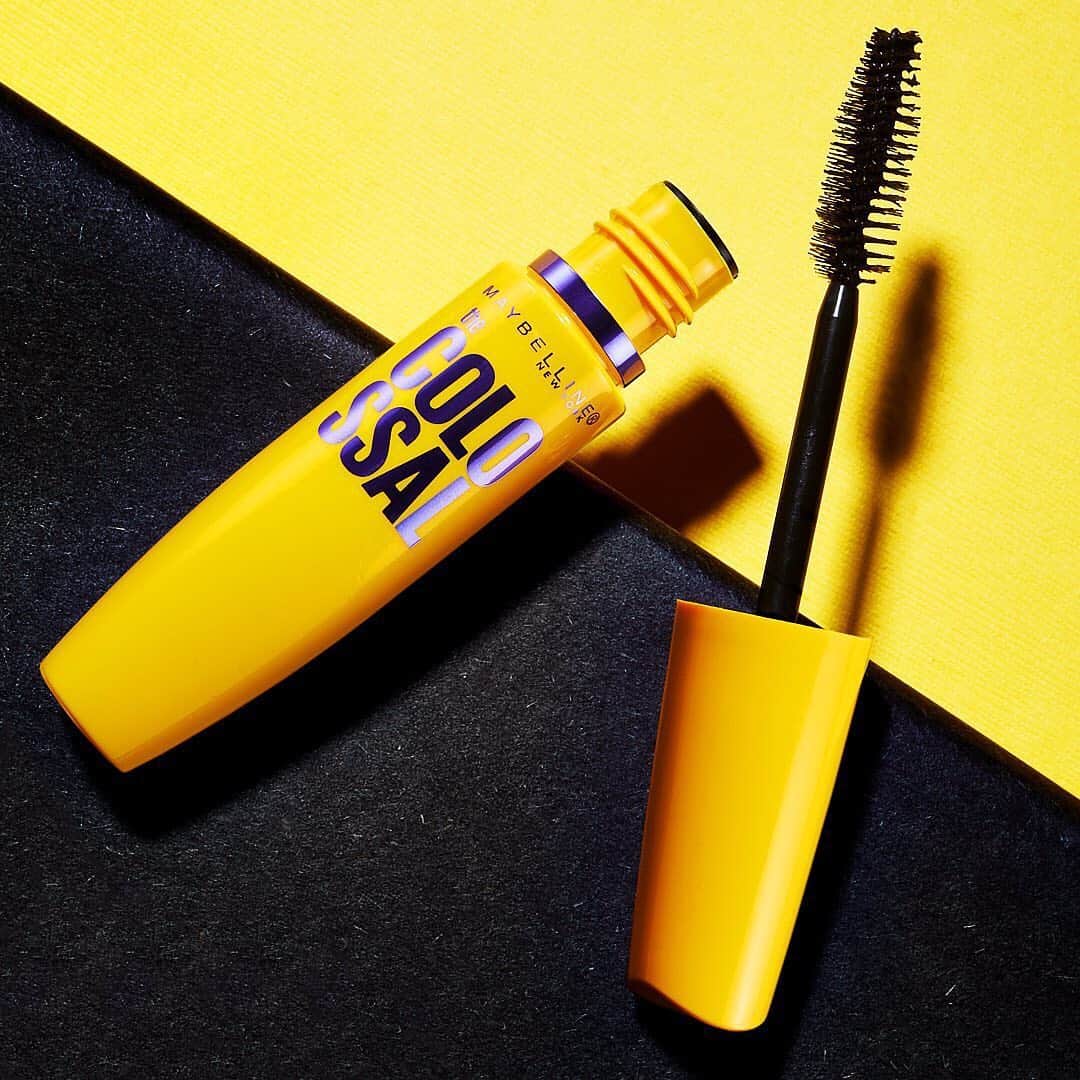 Maybelline New Yorkさんのインスタグラム写真 - (Maybelline New YorkInstagram)「Colossal lashes right this way! 😍 Fan fave #colossalmascara lifts, separates + gives you dramatic volume with just one coat. Leave only 💛💜💛💜 emojis if you can’t live without it!」7月11日 1時20分 - maybelline