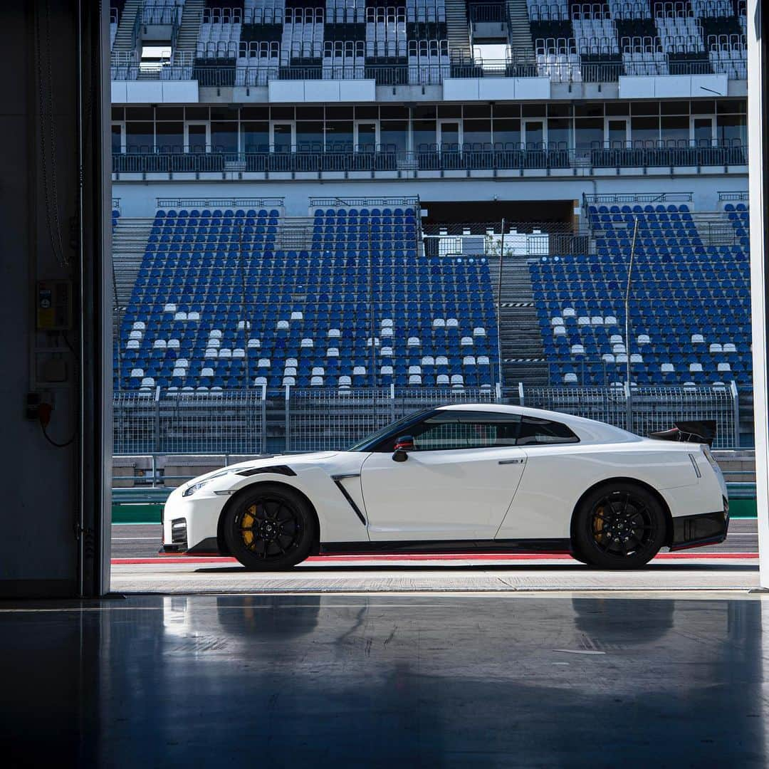 Nissanさんのインスタグラム写真 - (NissanInstagram)「Taking on the #EuroSpeedway #Lausitz, delivering more GT-R than ever before with the 2020 GT-R NISMO that gives an exhilarating experience for anyone, anytime, anywhere. #Nissan #NISMO #GTR #OMGTR」7月11日 1時22分 - nissan