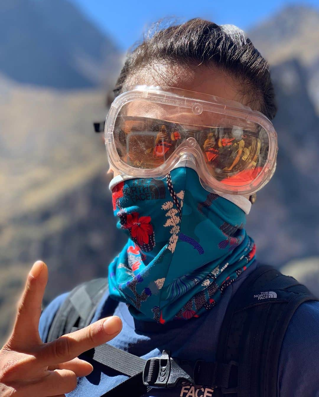 ニーナ・ウィリアムズさんのインスタグラム写真 - (ニーナ・ウィリアムズInstagram)「Scoping, bolting, cleaning, climbing. Doubling up on safety eyewear, then forgetting in the moment. Drill at 45 degrees, BRRT BRRT, hammer, twist, boom! We have a route!! It feels pretty adventurous bolting at 14,000 feet, and hard to climb as well... but with a little more work, hopefully @emilyaharrington and I will make our way up this freshie. 🤗🤗 @thenorthface_climb #climbing #pitumarca #peru」7月11日 2時02分 - sheneenagins