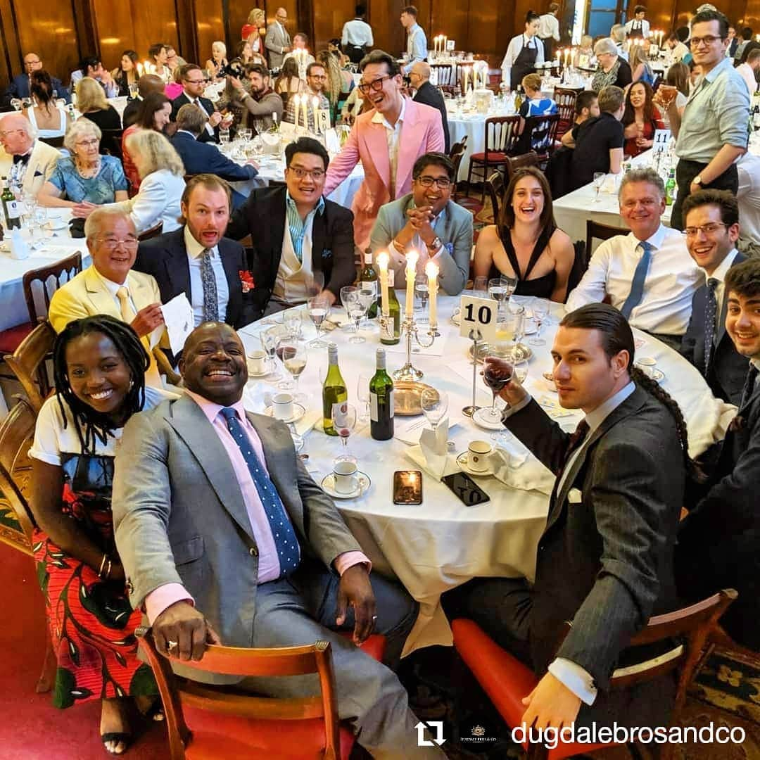 チャーリーアレンさんのインスタグラム写真 - (チャーリーアレンInstagram)「#Repost @dugdalebrosandco • • • • • • We had a wonderful evening at last night's BTBA charity dinner.  Always a pleasure to catch-up with new and old friends alike. . . . . . #bespoketailoring #savilerow #tailoring #tailored #mensstyle #tailoredsuit #tailormade #luxuryfabrics #meanswear #sartorial #textiles #fashion #mensfashion」7月11日 2時07分 - charlieallen_bespoke