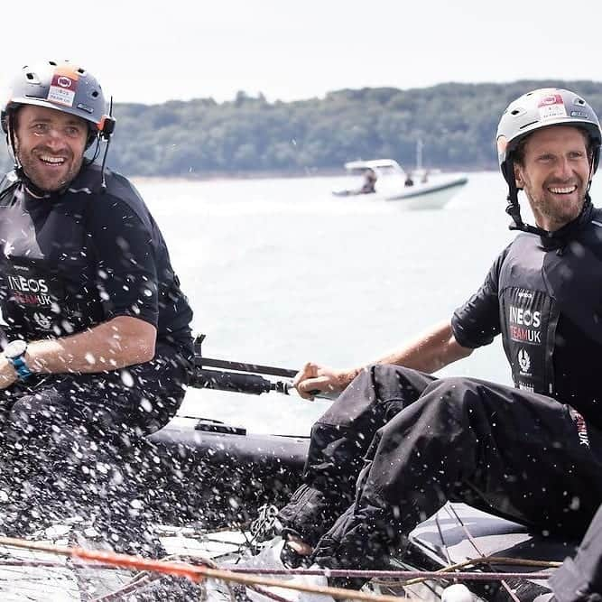 ロマン・グロージャンさんのインスタグラム写真 - (ロマン・グロージャンInstagram)「What a day with the @ineosteamuk Very much enjoyed flying over the water 💯 Thanks to all the boys there for looking so well after us. #r8g #boat #americascup」7月11日 2時29分 - grosjeanromain