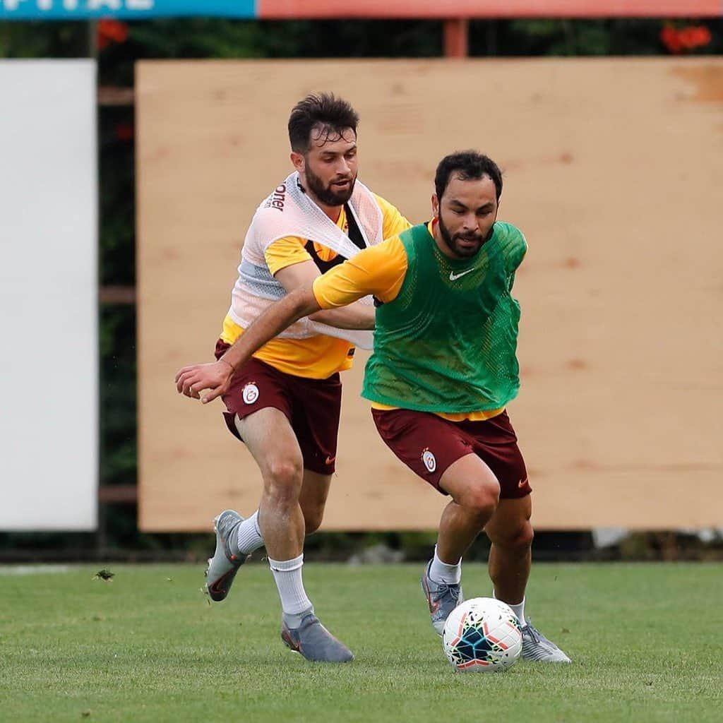 ガラタサライSKさんのインスタグラム写真 - (ガラタサライSKInstagram)「📸 Akşam antrenmanından kareler... #Galatasaray」7月11日 2時57分 - galatasaray