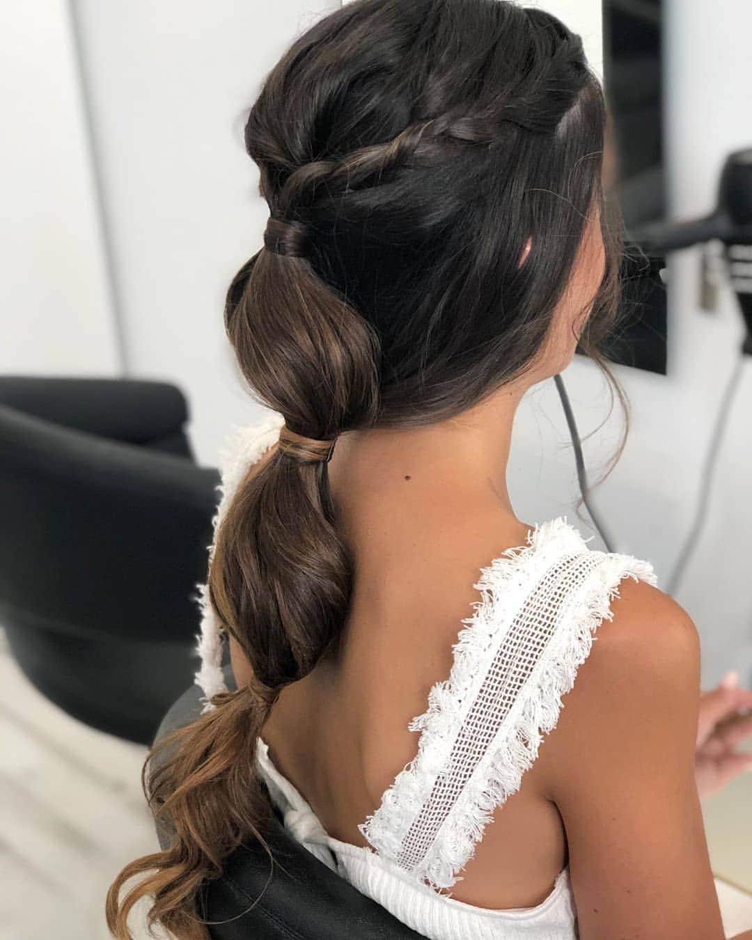 ghd hairさんのインスタグラム写真 - (ghd hairInstagram)「If you got long hair put your hands up 🙋‍♀️ This twisted up braid is the s ummer inspo you need ✨@jaimelozanoperruquers  #ghd #ghdhairpro #hairbraid #hairgoals #weddinghair」7月11日 3時00分 - ghdhair