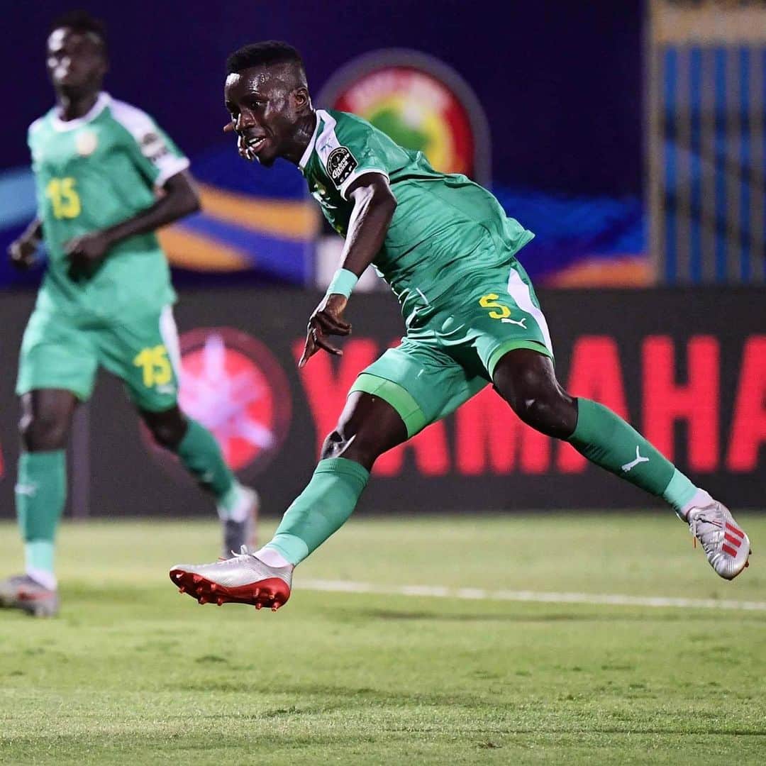プレミアリーグさんのインスタグラム写真 - (プレミアリーグInstagram)「🇸🇳 @iganagueye’s goal sends Senegal in to the #AFCON2019 semi-finals 🙌🙌 . #PL #PremierLeague @everton」7月11日 3時00分 - premierleague