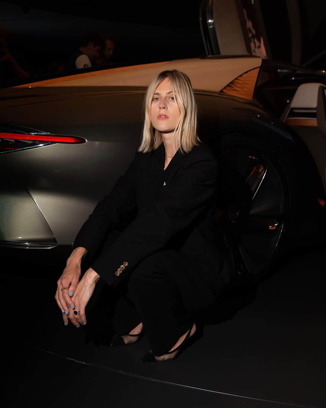 Linda Tolさんのインスタグラム写真 - (Linda TolInstagram)「I’m in Crewe to celebrate Bentley its 100th birthday. And to experience the reveal of the new EXP 100 GT, a futuristic concept car previewing Bentley's vision for the ultimate grand tourer of 2035. @bentleymotors #BentleyEXP100GT #bentley100years #adv」7月11日 3時04分 - lindatol_