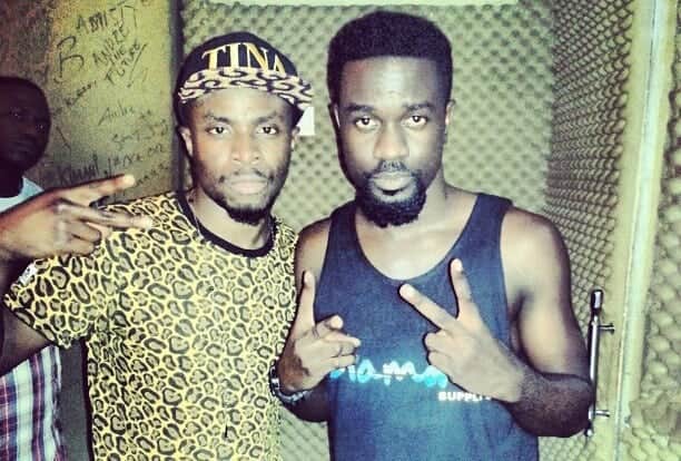 のインスタグラム：「Loll Sark and I back in the day!! Wow 🤣🙏🏿 coz it's my brother's birthday..thank Gadddd for glowth!! Love u bro and Happy Birthday King ❤💪🏿🇬🇭🌍 @Sarkodie」