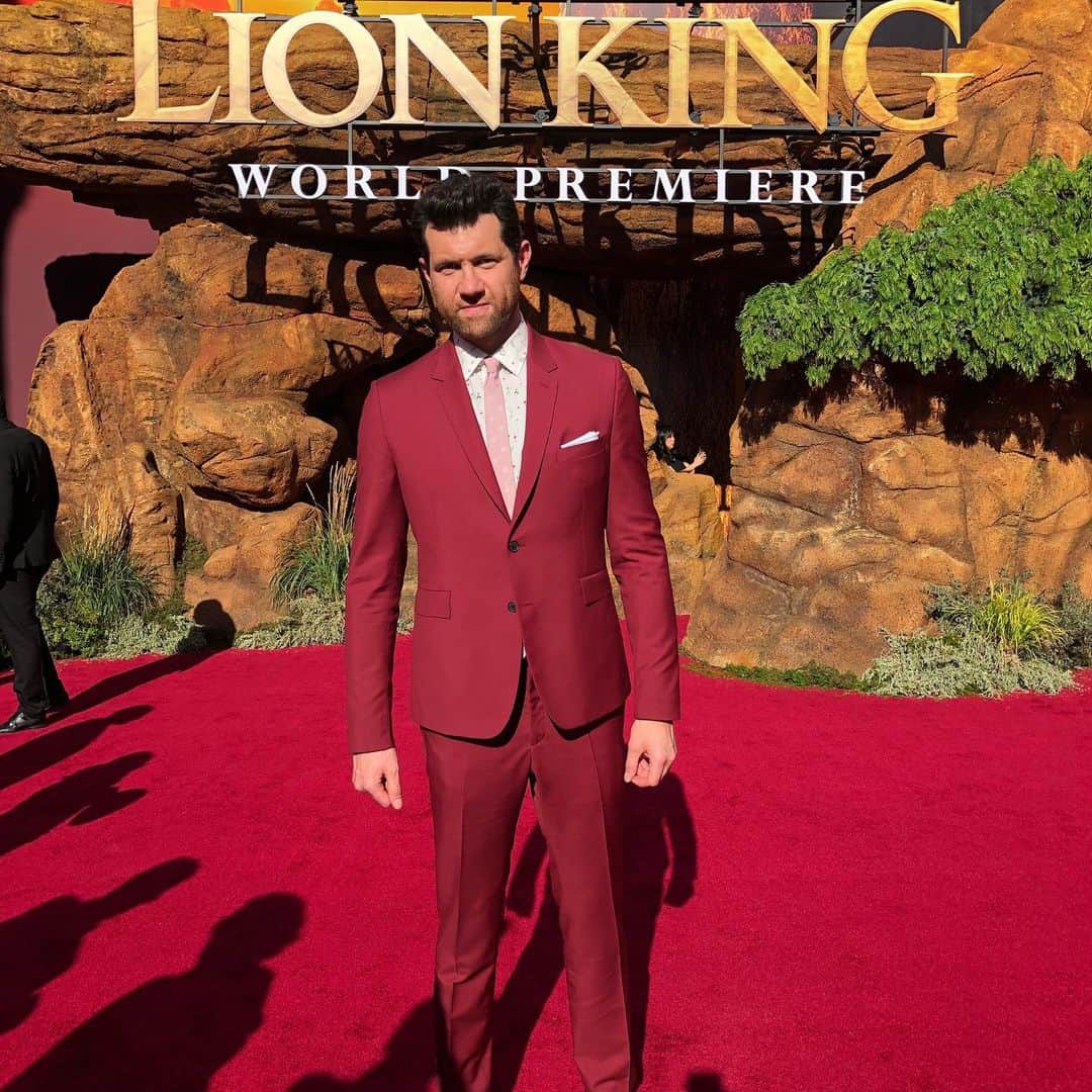 ビリー・エイチュナーさんのインスタグラム写真 - (ビリー・エイチュナーInstagram)「WHAT A NIGHT!!! Swipe thru for some fun pics from the World Premiere of THE LION KING!!! I cannot wait for you guys to see this spectacular film. The Lion King is a dream come true and I got to give Beyonce a BRIEF HUG. ❤️ Stylist: @jennyricker Suit: @PaulSmithDesign Shoes: @louboutinworld Watch: @Breitling」7月11日 3時09分 - billyeichner