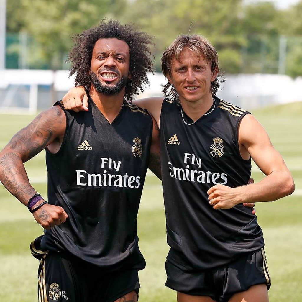 ルカ・モドリッチさんのインスタグラム写真 - (ルカ・モドリッチInstagram)「8th season with @realmadrid and eager to keep winning. With my bro Marcelito 🏃🏻‍♂️💪🏻💪🏻#HalaMadrid」7月11日 3時19分 - lukamodric10