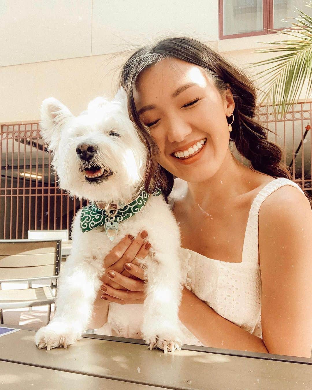 W E Y L I Eのインスタグラム：「Boba runs with my 14 year old 🐥 She is getting more and more precious with age and I’m obsessed with her 😍」