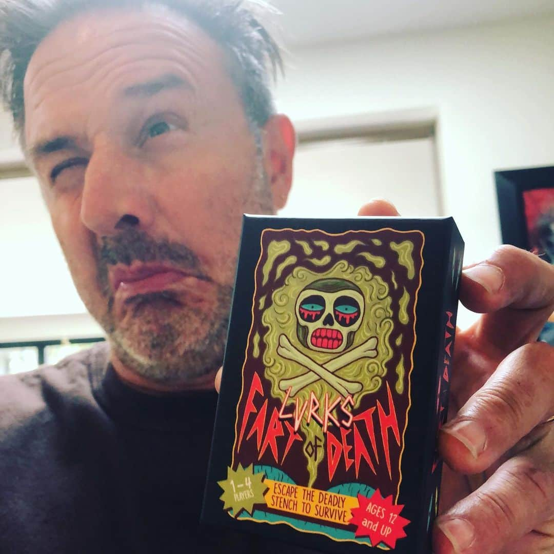 デヴィッド・アークエットさんのインスタグラム写真 - (デヴィッド・アークエットInstagram)「Nervous to play this @lurklovesyou scratch and siff card game #lurksfartsofdeath」7月11日 3時21分 - davidarquette