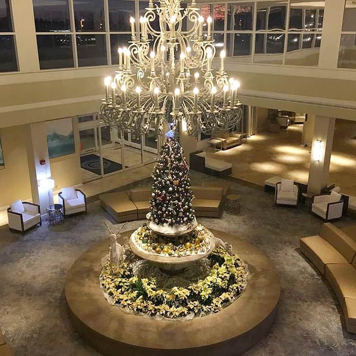 ファンクマスター・フレックスのインスタグラム：「Shhhhhhh! Private Party! FunkFlex on the set! My music selection will be superb! Maria I heard the food is CRAZY! Kelley I hope y’all ready! Athas we gonna party! Ocean Park Resort and Spa!」