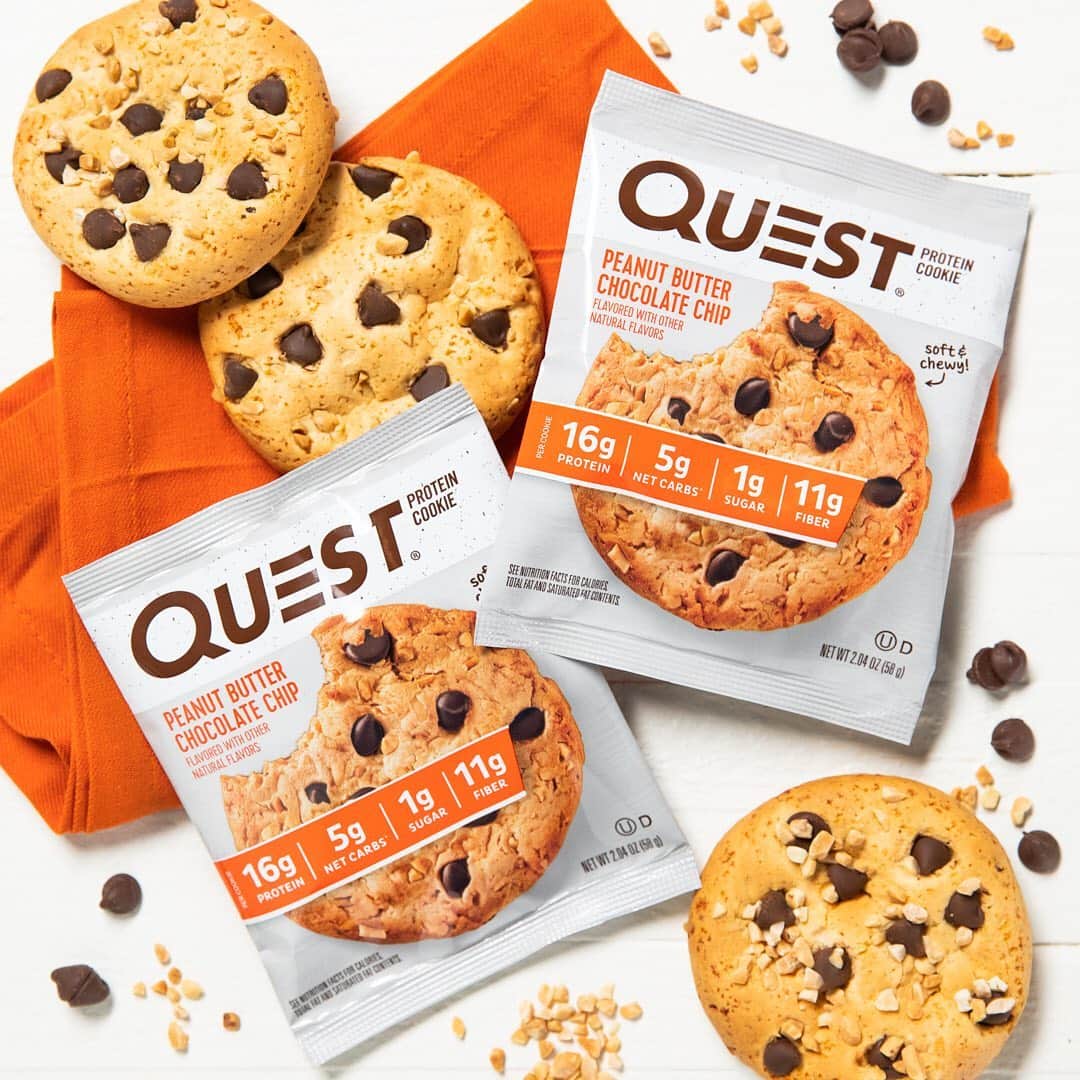 questnutritionさんのインスタグラム写真 - (questnutritionInstagram)「Have you tried the Peanut Butter Chocolate Chip Protein Cookie? 🍫 🥜🍪 The ultimate flavor combo! 👊 • Full macros: 16g protein, 21g carb (11g fiber), 13g fat (5g net carbs) (1g sugar) #onaquest」7月11日 3時44分 - questnutrition