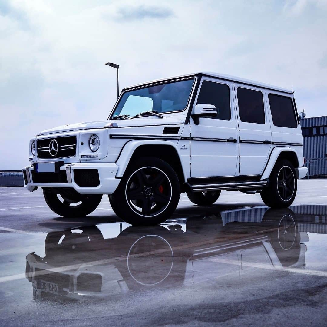 Mercedes AMGさんのインスタグラム写真 - (Mercedes AMGInstagram)「The Mercedes-AMG G 63 is always ready and willing for adventure.  Thanks to #AMGAddict @ani_steel for sending us this image.  #MercedesAMG #AMG #G63 #DrivingPerformance #Power #Passion #Mercedes #AMG🔥 #Luxury #CarsofInstagram #InstaCar #Lifestyle」7月11日 3時45分 - mercedesamg