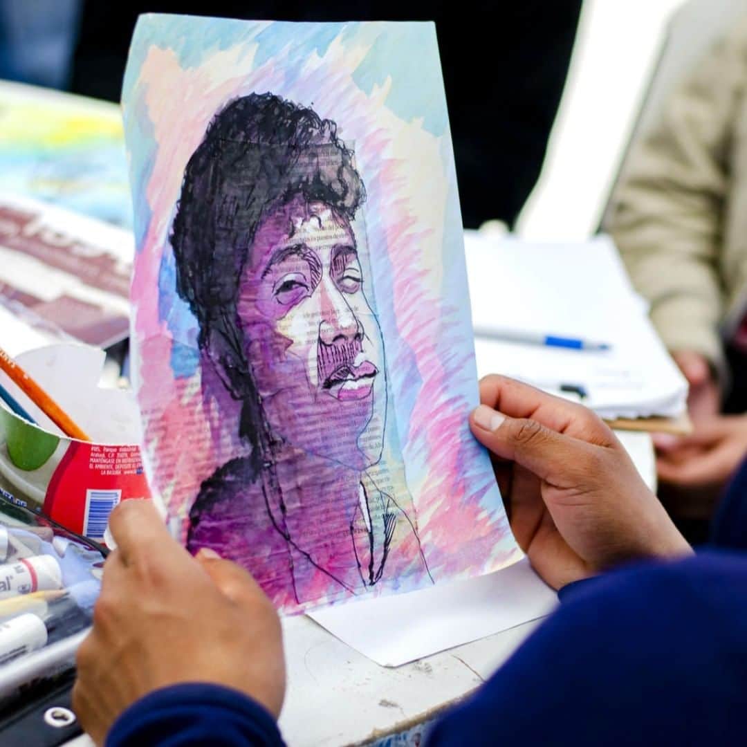 unicefさんのインスタグラム写真 - (unicefInstagram)「Art is helping migrant children and adolescents channel emotion at a shelter in #Tijuana, Mexico.  For families enduring violence and poverty, migration is a choice of last resort. #AChildIsAChild © UNICEF/UN0321783/Carrillo」7月11日 3時55分 - unicef