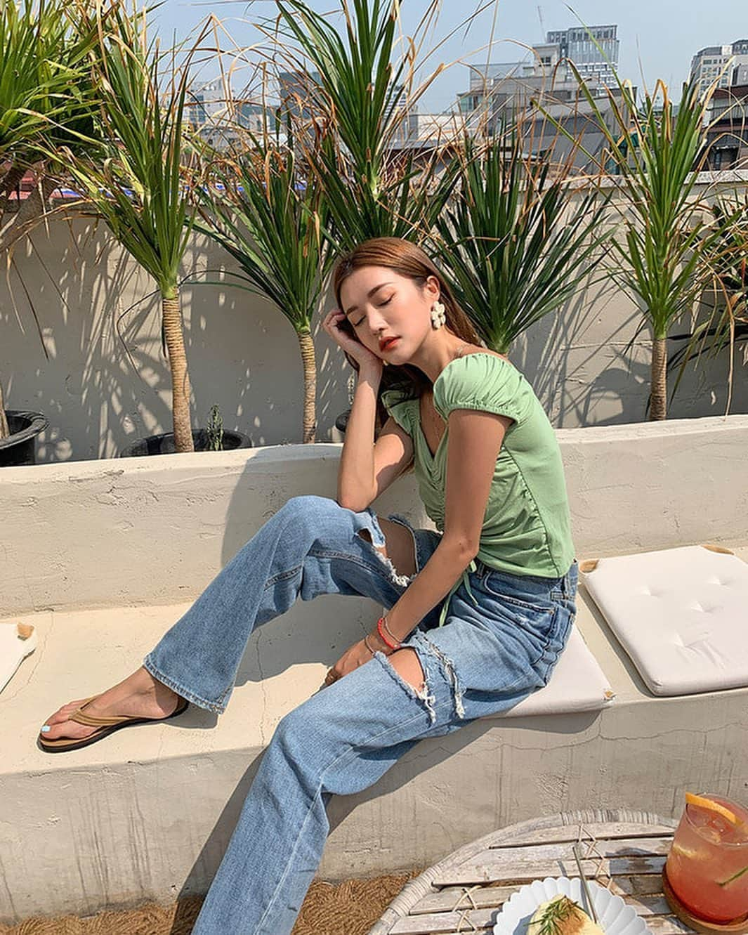 Official STYLENANDAさんのインスタグラム写真 - (Official STYLENANDAInstagram)「Today 8% sale 💚 #stylenanda」7月11日 14時46分 - houseof3ce