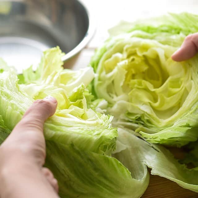 オイシックスさんのインスタグラム写真 - (オイシックスInstagram)「⠀⠀ 毎週木曜日更新の @oisix 旬の野菜とフルーツxi(o′∀′s)iﾉ♡ ⠀ ＼今週のラインナップはこちら♪／ ⠀ まだまだ続くi(o；∀；s)ix☔️梅雨の季節に！ 気分も涼やか！香り高くあまーいフルーツ:石垣島のジューシーな「アロハパイン」や、とろける口どけ「真夏のマンゴー」などたくさん入荷しました！休日のお楽しみにどうぞ♡ ⠀ ⠀ * 石垣島のジューシーな 『#アロハパイン(沖縄県産)』 ⠀ * 太陽をたっぷり浴びた♡とろける口どけ 『真夏のマンゴー（メキシコ産）』 ⠀ * コクと旨みを引き出した 『桃(山梨県産)』 ⠀ * コクのある甘さ 『カップぶどう(熊本県産)』 ⠀ * 赤土が育てたジューシーオレンジ 『ネーブル1玉(オーストラリア産)』 ⠀ * ステーキでとろーり食感 『#トロなす(千葉県産)』 ⠀ * 果実のうまみがジュワッ 『夏 #みつトマト(北海道産)』 ⠀ * ほんのり甘みのある 『サラダおくら(静岡県産)』 ⠀ * 甘みの強い茶豆風味 『枝豆(静岡県産)』 ⠀ * シャキ甘！ 『甘芯レタス(長野県産)』 ⠀ * 大地の香りと濃厚な甘み 『#レッドビーツ(埼玉県産)』 ⠀ ⠀ 他 ⠀ ◎詳細は、@oisix のプロフィールURL下にあるストーリーハイライト【★今週のOisix★】よりご確認くださいませ！⠀ ⠀ ※天候や出荷の関係で、売り切れの場合がございます。⠀ ⠀ 🔰Oisixはじめての方へ🔰 "Oisixの旬の野菜とフルーツたっぷり"とってもお得な🖤おためしセットは、 @oisix のプロフィールURLを チェック(*´V`*)⠀ ………………………………………………………… #今週のOisix #Oisix #オイシックス #Oisixでおうちごはん #Oisixのある食卓 #国産野菜 #新鮮野菜 #野菜が好き #野菜好きな人と繋がりたい #料理好きな人と繋がりたい #おうちごはん #自炊生活 #ベジごはん #野菜ごはん #ベジスタグラム #ベジタリアン #ビーガン #丁寧な暮らし#japanesefood #japanesevegetarian #organic #vegetable #cooking #homemade #vegetarian #vegan」7月11日 14時46分 - oisix