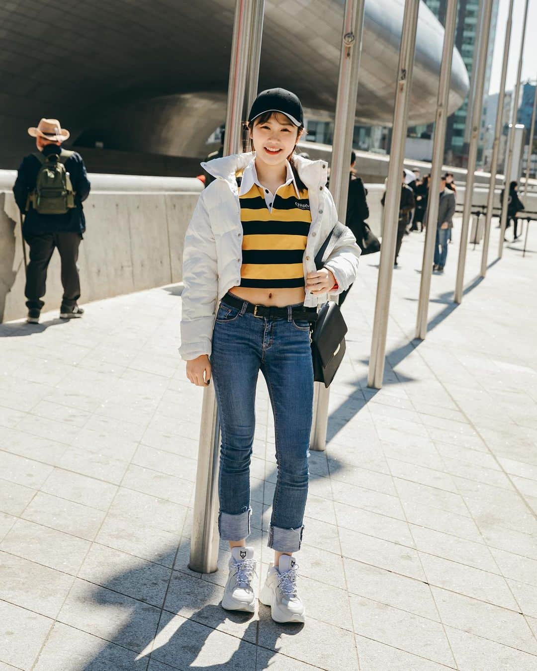 가로수길 , Seoulさんのインスタグラム写真 - (가로수길 , SeoulInstagram)「Seoul Street Fashion Style 📸📸 @jaylim1  서울패션위크에서 만난 사람들👋🏻👋🏻 . . #写真 #outfitideas #styleoftheday #ファッション #フォトグラファー #instafashion #파리 #東京 #서울패션위크 #sfw #오오티디 #nyc #koreafashion #패션그램 #womenswear #nyfw #데일리그램 #outfit #ootd #street #streetfashion #streetphoto #가로수길 #이태원 #사진 #스트릿패션 #모델 #wiwt #nyfw #pfw」7月11日 13時23分 - jaylim1