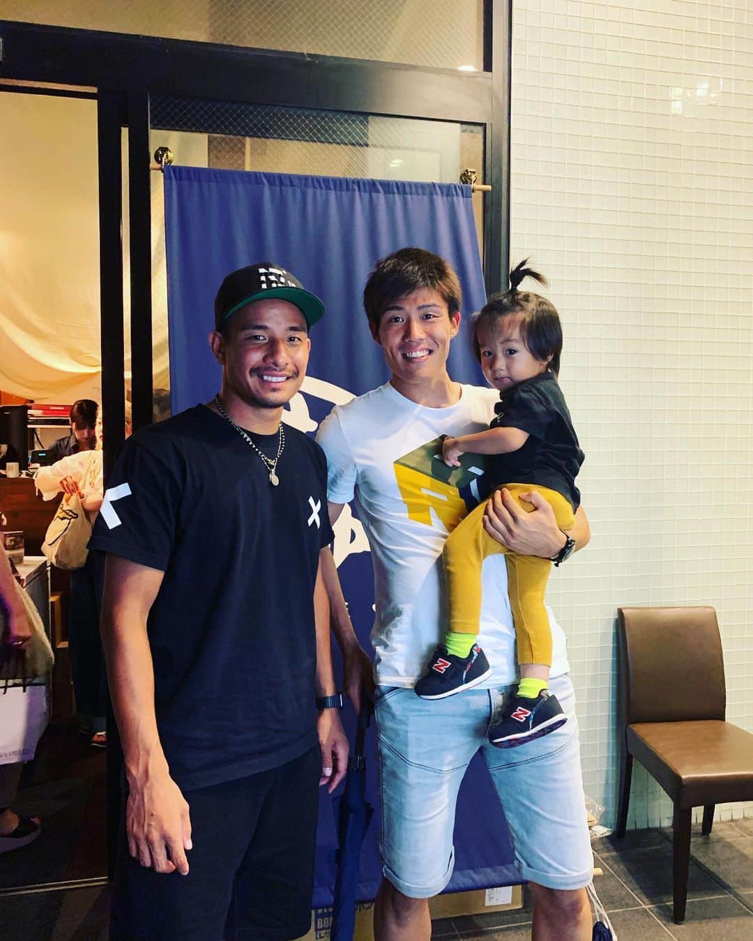松田力のインスタグラム：「トミとご飯へ🥘  #田しゅう  #トミ  #イタリア でも #頑張れ  #⚽ #🇮🇹」