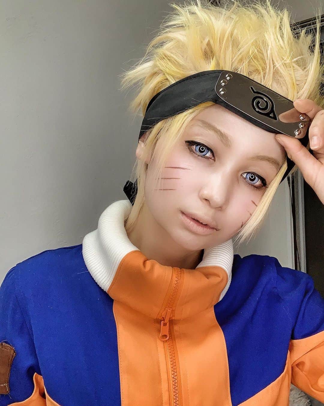 のインスタグラム：「. . 宅コスナルト🍥 とりあえず、眉毛を染めよう！！ ふつうにお泊まり会楽しみすぎるw 仲良しでナルト旅行だ♡🤤 . . #naruto #narutocosplay #ナルト #チアコマ #chiakoma #ninja #anime #cosplay #cosplayer #コスプレ #manga #男装 #男装女子」