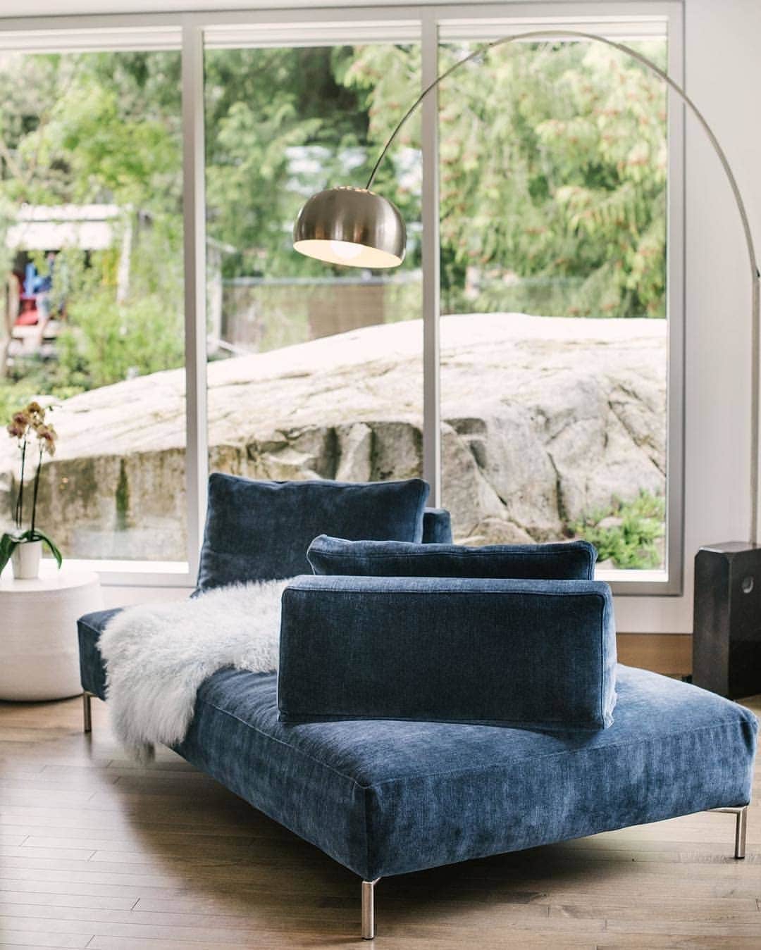 eilersenさんのインスタグラム写真 - (eilersenInstagram)「A great view and the perfect lounger 'Playground', what more could you possibly need? Photo by @cfinteriordesign #eilersen #playground #daybed」7月11日 14時03分 - eilersen