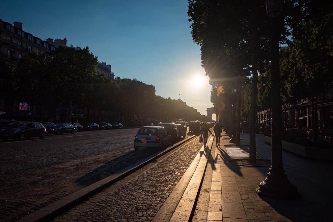 ミスラ・ジン さんのインスタグラム写真 - (ミスラ・ジン Instagram)「우리 가족 유럽 여행 1탄 #france #paris #may ☀️☀️☀️」7月11日 14時04分 - realmithrajin