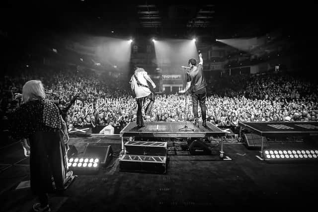 ロブ・ゾンビのインスタグラム：「With @marilynmanson tonight doing some Helter Skelter in Allentown. #allentown #twinsofeviltour #robzombie #marilynmanson #johnfive #piggyd #gingerfish #robfennphotography」