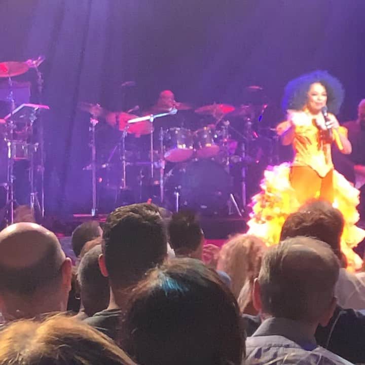 ジェニファー・ハドソンのインスタグラム：「@dianaross BEAUTIFUL! ICONIC !」