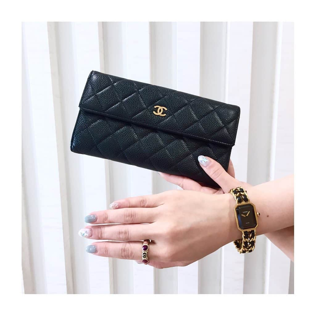 HIROBさんのインスタグラム写真 - (HIROBInstagram)「-HIROB札幌店-﻿ ﻿ vintage chanel bag﻿ 19092890-197110﻿ ¥270,000+tax﻿ ﻿ vintage  chanel ring﻿ 19111890-210510﻿ ¥30,000+tax﻿ ﻿ vintage chanel wallet﻿ 18142890-477930﻿ ¥50,000+tax﻿ ﻿ vintage chanel watch﻿ 18003890-052430﻿ ¥150,000+tax﻿ ﻿ vintage chanelのアイテムが﻿ 種類豊富に入荷しております。﻿ ﻿  お問い合わせ先﻿ 011-209-5119﻿ ﻿ #hirob﻿ #hirobsapporo﻿ #baycrews﻿ #stellarplace﻿ #vintagechanel﻿ ﻿ #ヒロブ﻿ #ヒロブ札幌店﻿ #ベイクルーズ﻿ #ステラプレイス #ヴィンテージシャネル」7月11日 14時25分 - hirob.jp