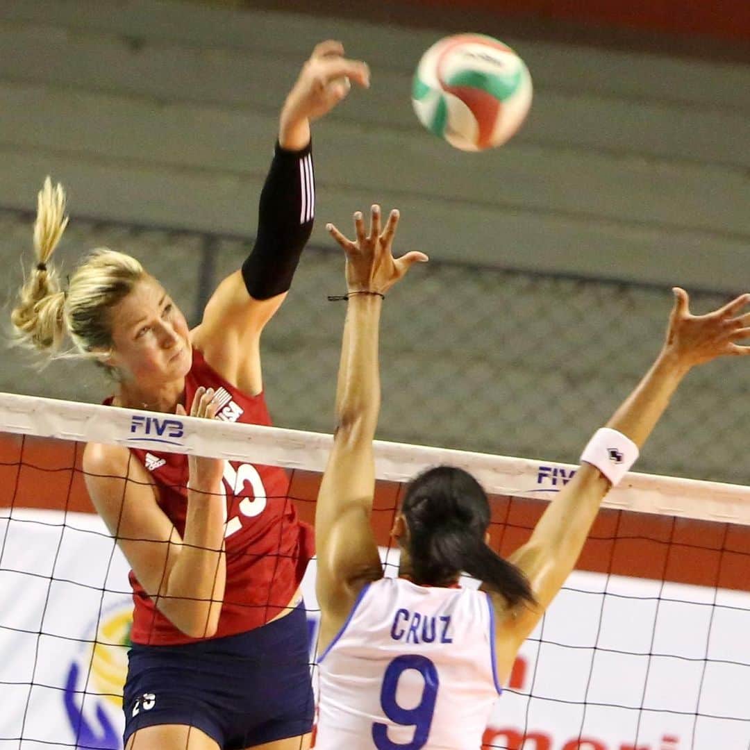 USA Volleyballさんのインスタグラム写真 - (USA VolleyballInstagram)「@usavwnt showcased balanced scoring as it downed Puerto Rico and advanced to the #PanAmericanCup semifinals with a 4-0 record. For the recap, checkout usavolleyball.org. 📷 @norcecainfo」7月11日 14時26分 - usavolleyball