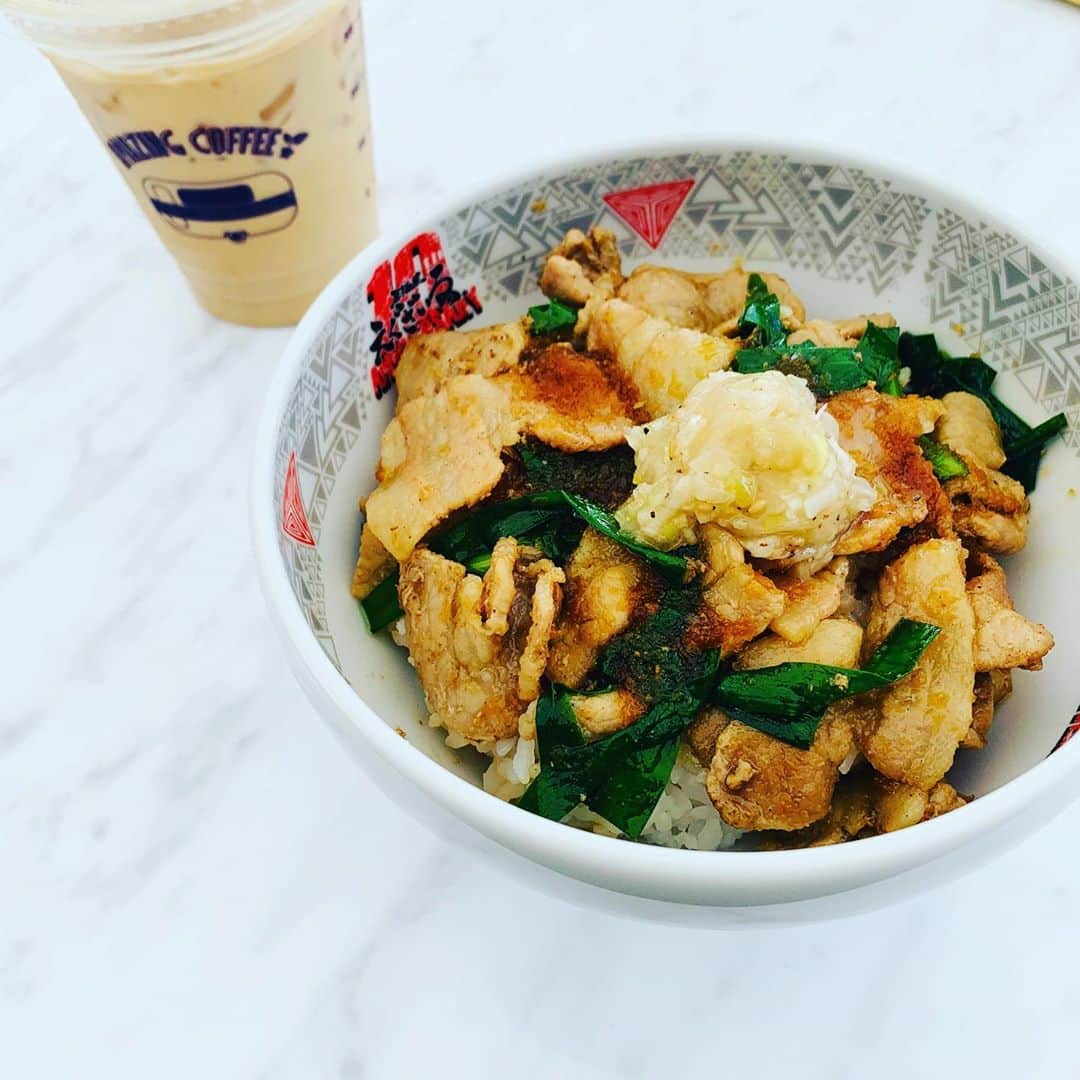 のインスタグラム：「男THE飯！！ 男丼！！✨ 居酒屋えぐざいるにて😊 是非みなさま！食べてみて下さい✨  #居酒屋えぐざいる #男THE飯 #男飯 #男丼 #男料理 #yuta_ozawa #おざっつ」
