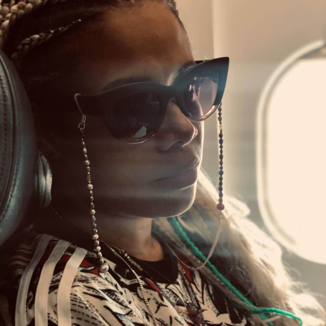ケリスのインスタグラム：「That time of year has come... on the road again..」