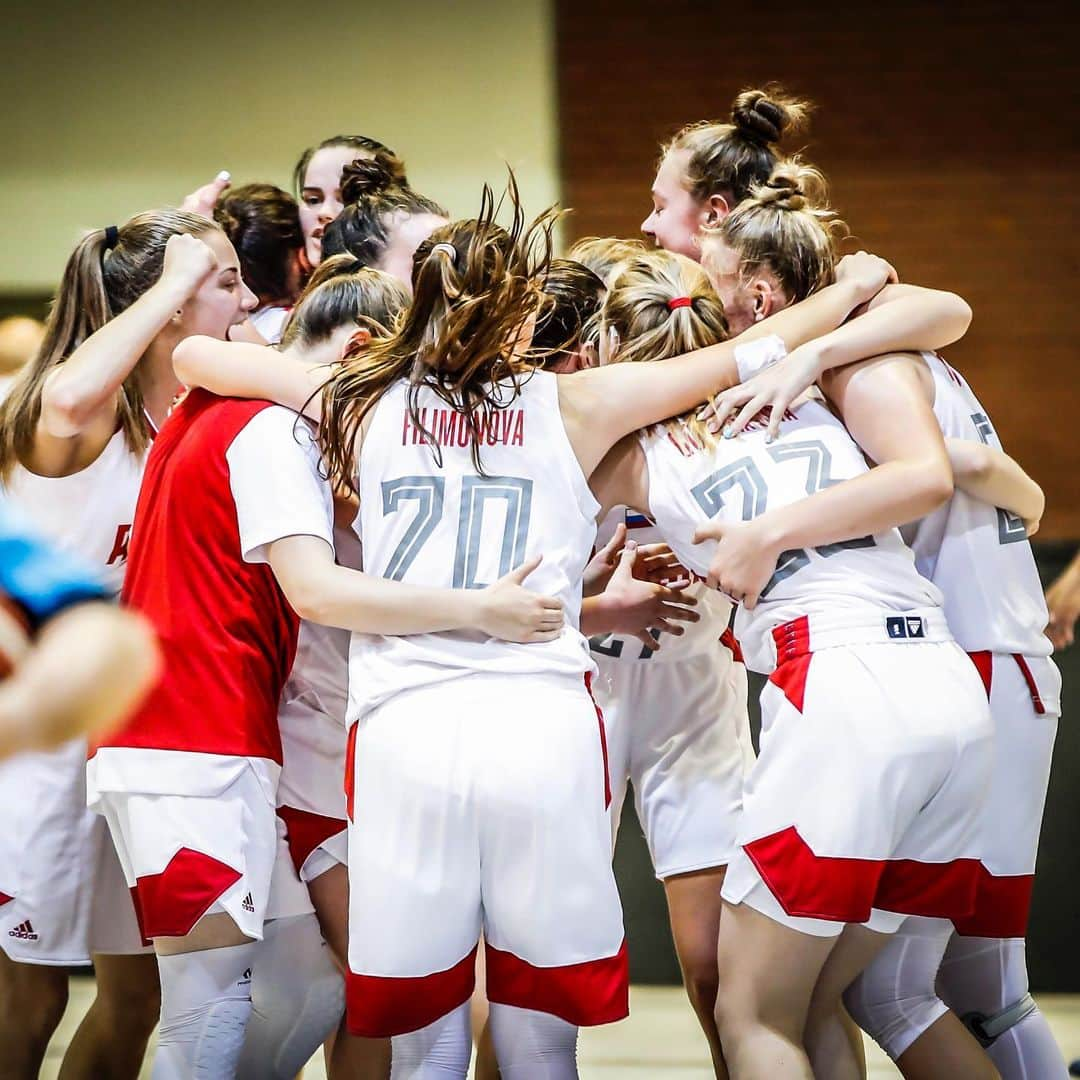 FIBAさんのインスタグラム写真 - (FIBAInstagram)「The Women’s #FIBAU18Europe Quarter-Finals line-up is COMPLETE ✅! 🇩🇪 vs 🇫🇷 🇷🇺 vs 🇱🇻 🇮🇹 vs 🇪🇸 🇭🇺 vs 🇨🇿」7月11日 5時52分 - fiba