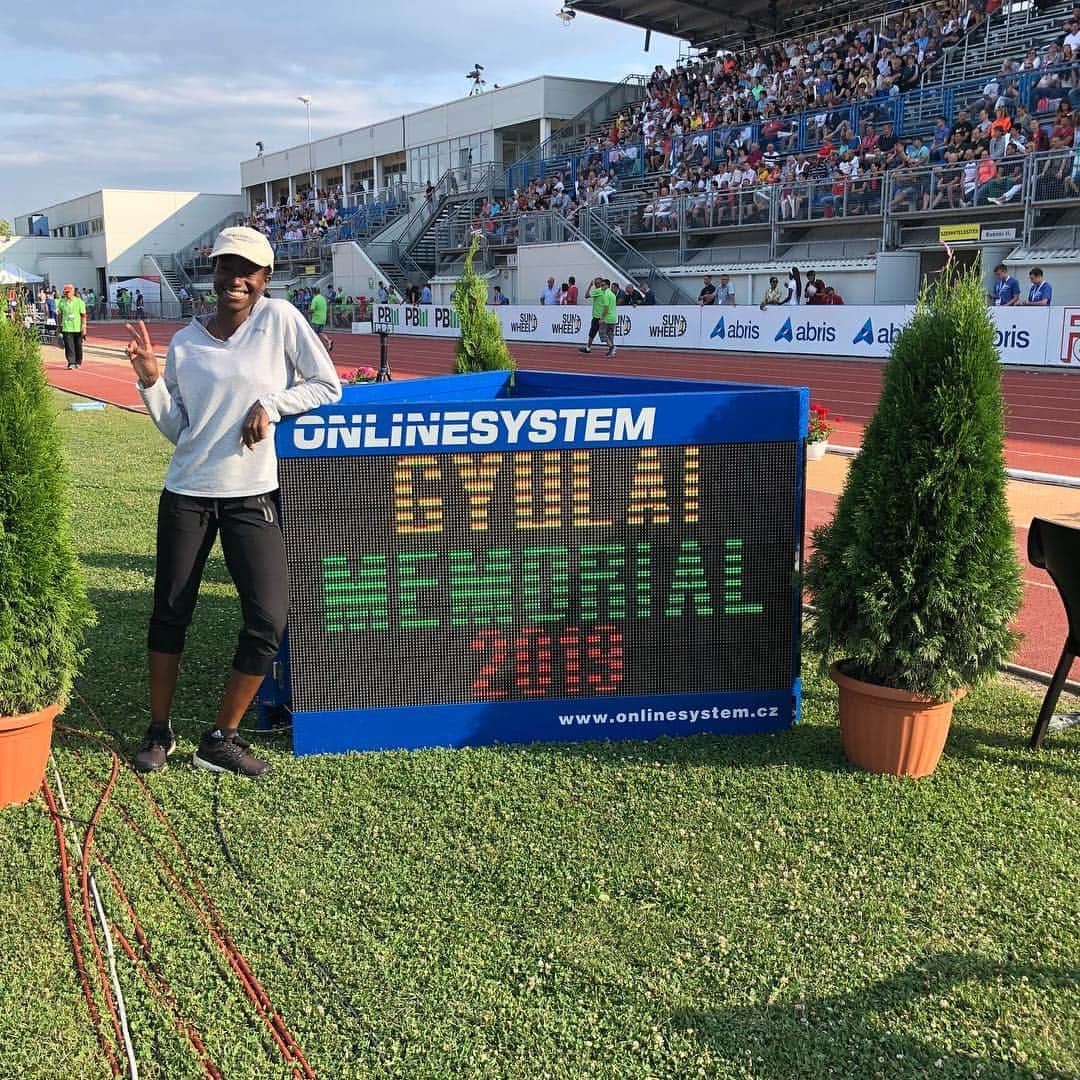 Naa Anangさんのインスタグラム写真 - (Naa AnangInstagram)「6.21m for 9th at Székesfehérvár yesterday. Disappointed with how the last few competitions have gone but still have faith to believe there are bigger distances in store! It’s times like these where I am truly grateful for the hope that Jesus gives me every single day 🙏」7月11日 6時37分 - ohyeahnaa