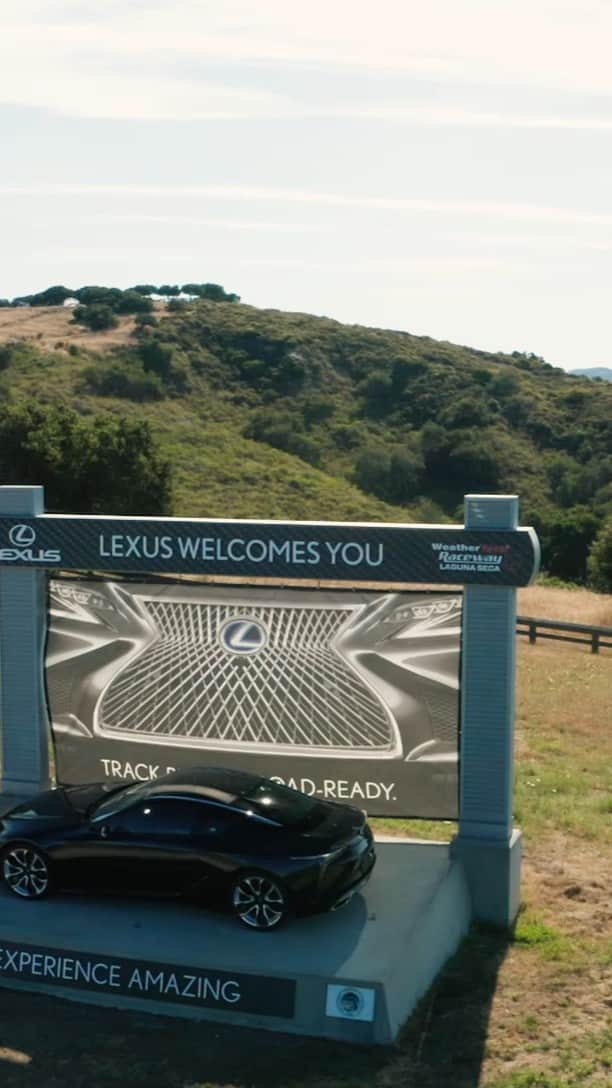Lexus USAのインスタグラム：「Watch as Lexus brand ambassadors Scott Pruett and Jason Day take a break from the Lexus Track-to-Tee ride and drive to share their thoughts on how their respective sports compare.」