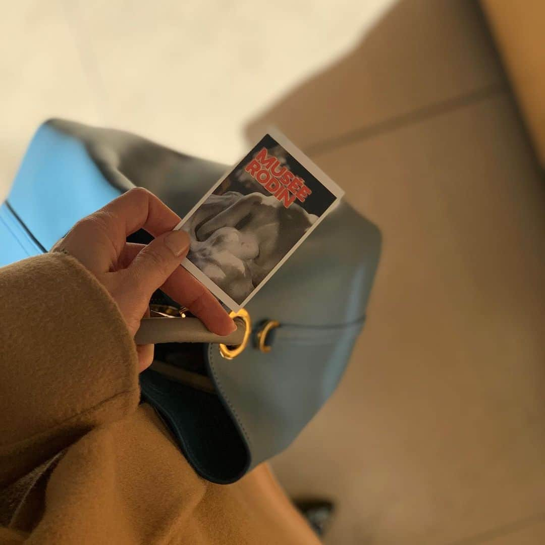 オレーシャ・ルーリンさんのインスタグラム写真 - (オレーシャ・ルーリンInstagram)「Best ticket in town  Best bags around @elleme #ad」7月11日 7時06分 - olesyarulin