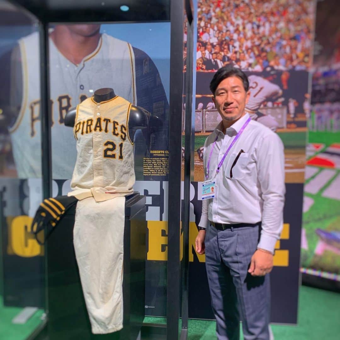 のインスタグラム：「⚾️Playball park 視察。 ・ 日本のオールスター期間中もMLBみたいにすれば良いのに…と少し思いました。 #MLB #MajorLeagueBaseball #Prayballpark #RobertoClemente (MLBにおけるヒスパニック系選手の先駆け的存在であり目標とされる選手)」
