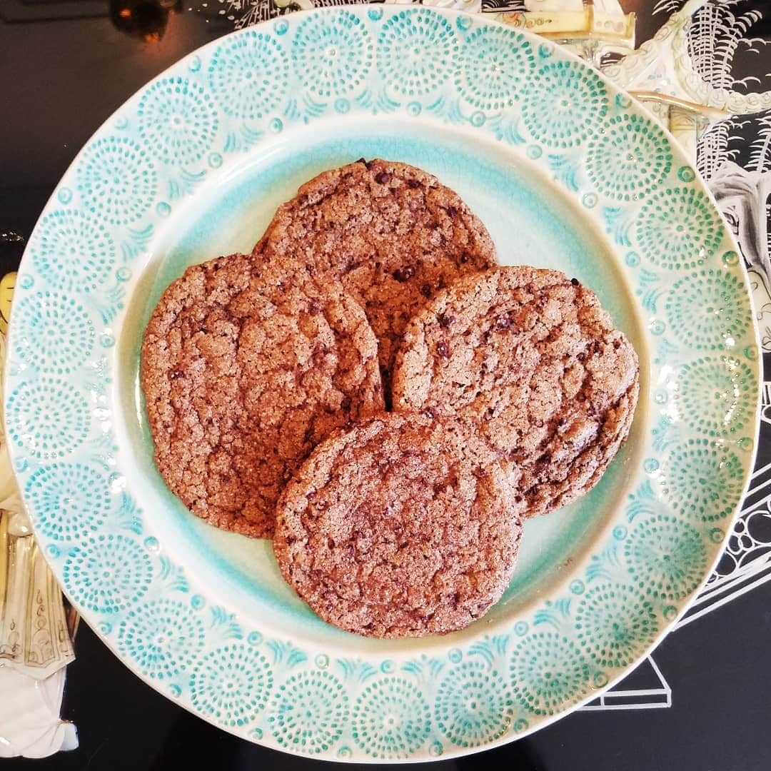 ガソリングラマーさんのインスタグラム写真 - (ガソリングラマーInstagram)「VEGAN MEXICAN HOT CHOCOLATE COOKIES 🍪🍪🍫🍫🌶🌶#GASOLINEKITCHEN ADVENTURES  @ARROWHEADMILLS #ORGANICFLOUR @buddhachocolate drinking chocolate @mountainroseherbs birdseye chili pepper sweet cinnamon  @moonjuice #pinksalt  @latourangelleartisanoils #oliveoil @runamokmaple #cinnamonvanilla #maplesyrup  @wholesomesweet #ORGANICsugar @vitacost VANILLA bakingsoda @so_delicious #unsweetened #coconutmilk  #vegan #vegansofIG #veganaf #bestofvegan #vegansofinstagram #veganfood #whatveganseat #vegarecipe #vegancookies @gasolineglamour #GASOLINEGLAMOUR #arrowheadmills  #buddhachocolate #mountainroseherbs  #moonjuice  #latourangelleartisanoils  #runamokmaple  #wholesomesweet  #vitacost  #sodelicious」7月11日 7時16分 - gasolineglamour