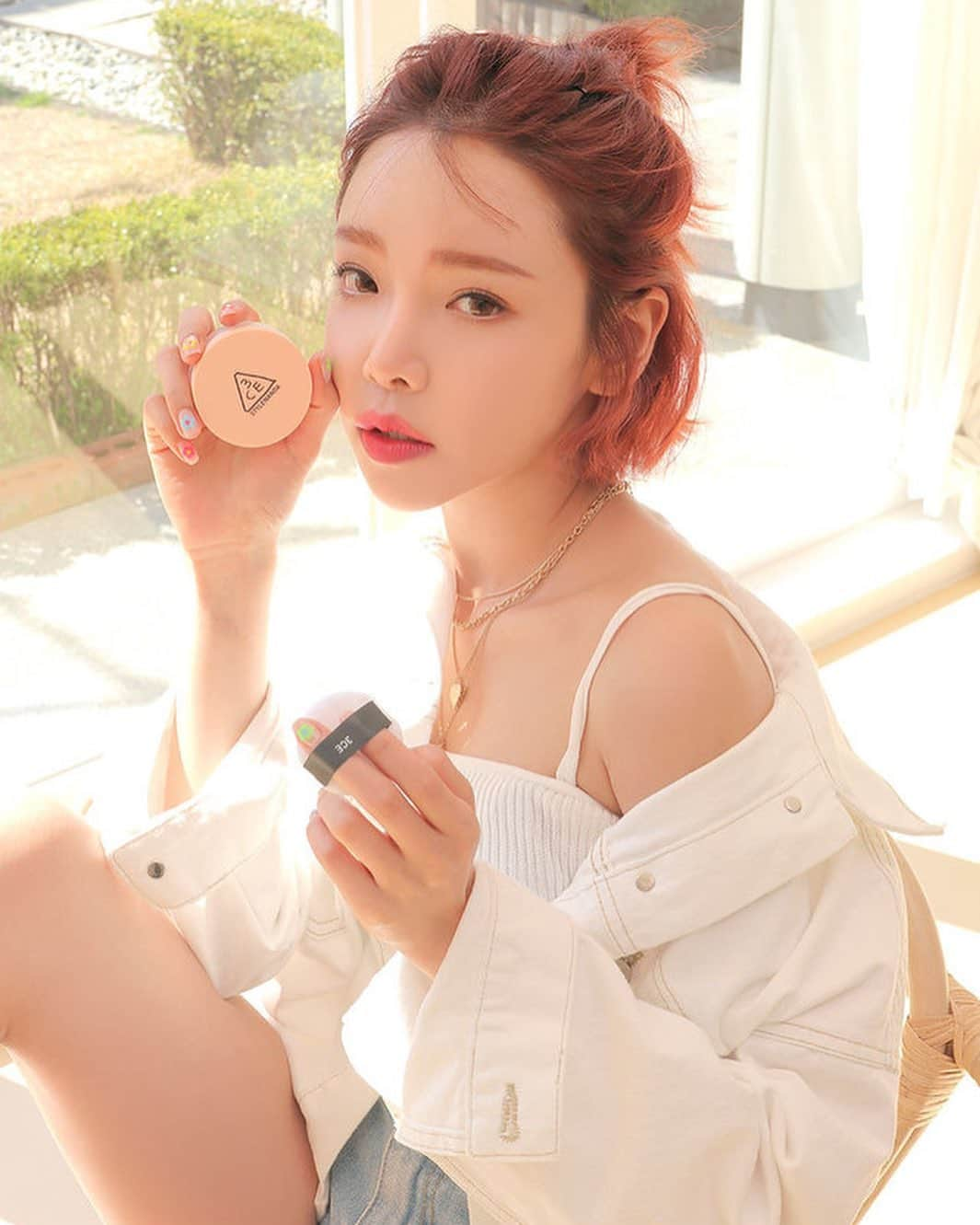 Official STYLENANDAさんのインスタグラム写真 - (Official STYLENANDAInstagram)「#굿모닝 3CE BLUR FILTER POWDER #PALE 💕  #stylenanda #3ce #3ceblurfilterpowder」7月11日 8時08分 - houseof3ce