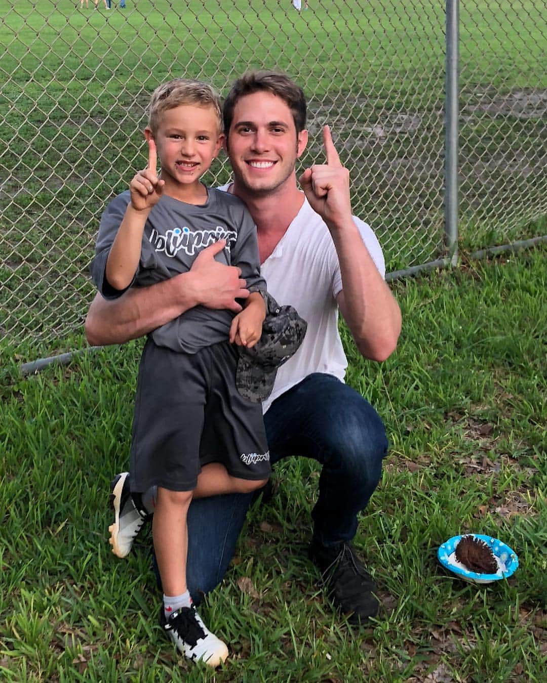 のインスタグラム：「Very happy I finally got to catch one of this little man’s games. He killed it! Proud uncle over here 🙌🙌👌❤️」