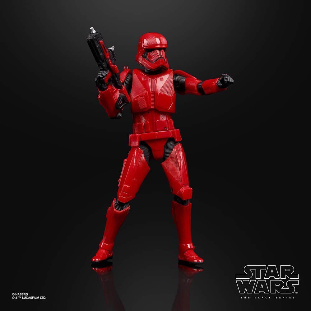スター・ウォーズさんのインスタグラム写真 - (スター・ウォーズInstagram)「Just revealed: the new Sith trooper from Star Wars: #TheRiseOfSkywalker! Get your first look at the new costume, exclusive products, and celebrate the history of stormtrooper design at #SDCC 2019 with us next week, Lucasfilm booth #2913.」7月11日 8時05分 - starwars