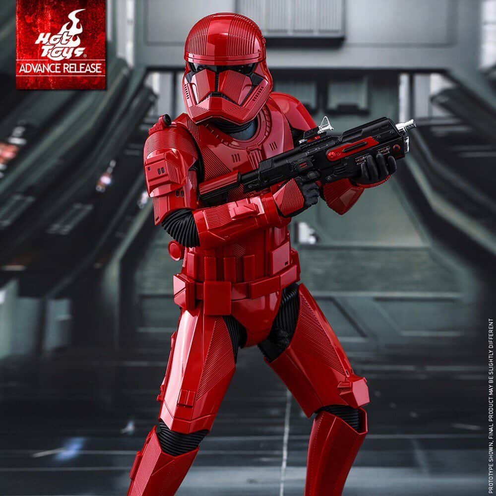 スター・ウォーズさんのインスタグラム写真 - (スター・ウォーズInstagram)「Just revealed: the new Sith trooper from Star Wars: #TheRiseOfSkywalker! Get your first look at the new costume, exclusive products, and celebrate the history of stormtrooper design at #SDCC 2019 with us next week, Lucasfilm booth #2913.」7月11日 8時05分 - starwars