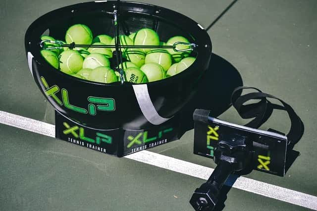 デイミアン・リラードさんのインスタグラム写真 - (デイミアン・リラードInstagram)「Love watching tennis this time of year. I couldn’t afford tennis lessons or club fees when I was young, so this new tennis training startup that some folks I know are behind, caught my eye. The XLP Tennis Trainer helps anyone, no matter their background, age, income or skill level, practice their tennis game anywhere. Check out XLP’s ‪@Indiegogo via the link in my bio and let me know what y’all think. 👀 @cocogauff @serenawilliams @venuswilliams @sloanestephens」7月11日 8時34分 - damianlillard