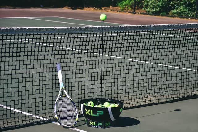 デイミアン・リラードのインスタグラム：「Love watching tennis this time of year. I couldn’t afford tennis lessons or club fees when I was young, so this new tennis training startup that some folks I know are behind, caught my eye. The XLP Tennis Trainer helps anyone, no matter their background, age, income or skill level, practice their tennis game anywhere. Check out XLP’s ‪@Indiegogo via the link in my bio and let me know what y’all think. 👀 @cocogauff @serenawilliams @venuswilliams @sloanestephens」
