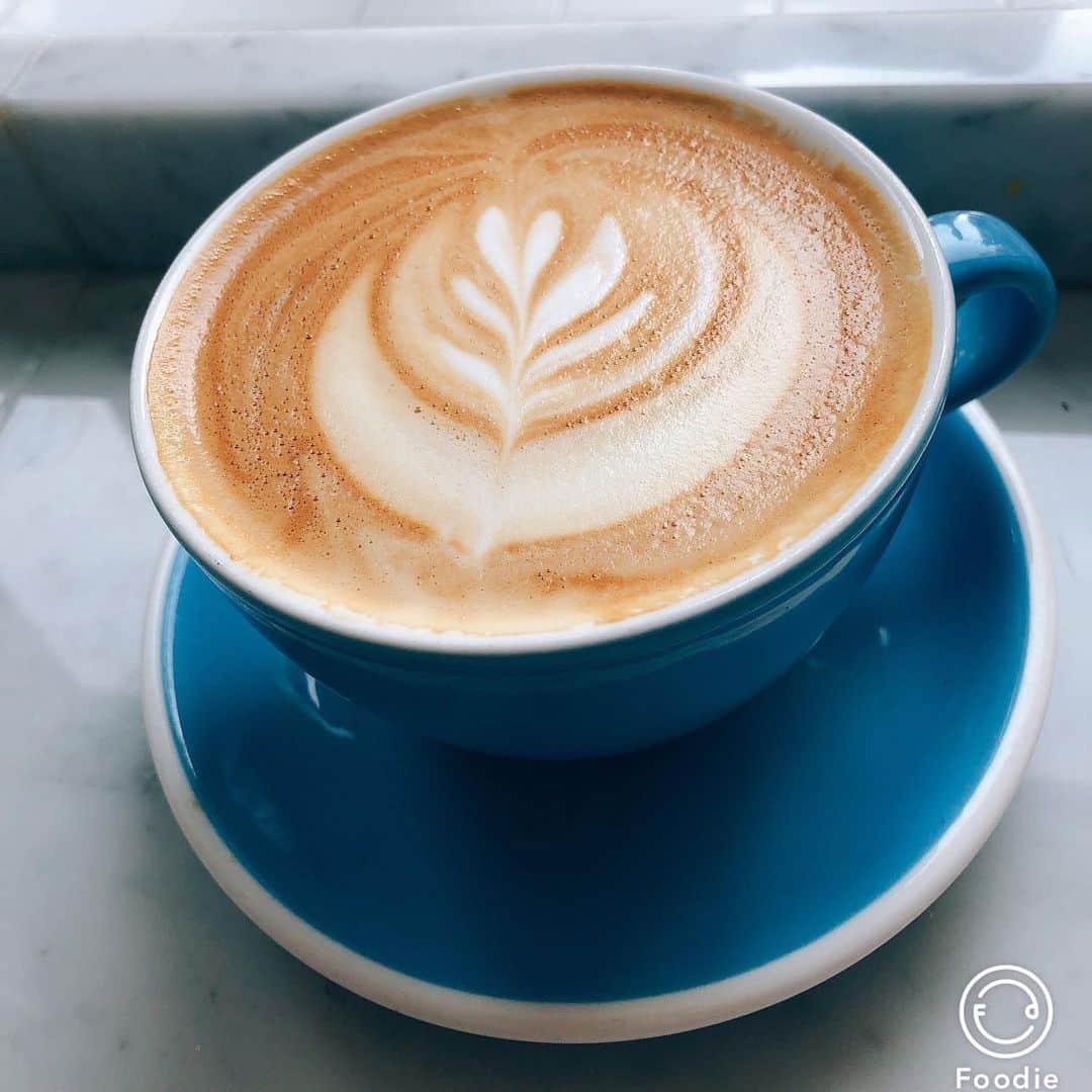 早見優さんのインスタグラム写真 - (早見優Instagram)「Ah... morning coffee #coffee #morning #goodmorning #おはようございます #カフェアート」7月11日 8時29分 - yuyuhayami